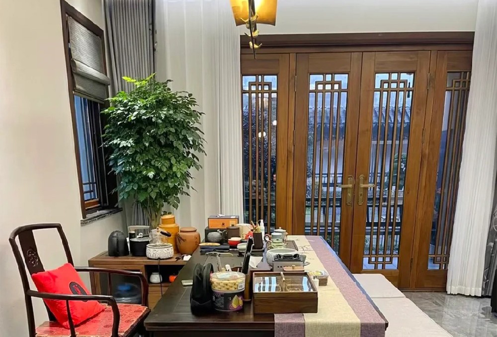 宅承古韵·门启风华——别墅仿古门窗，镌刻东方栖居美学